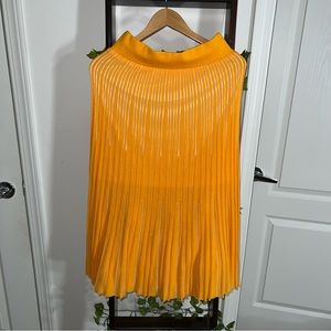 H&M Midi Pleat Skirt